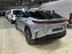 Lexus RZ 450e 2023