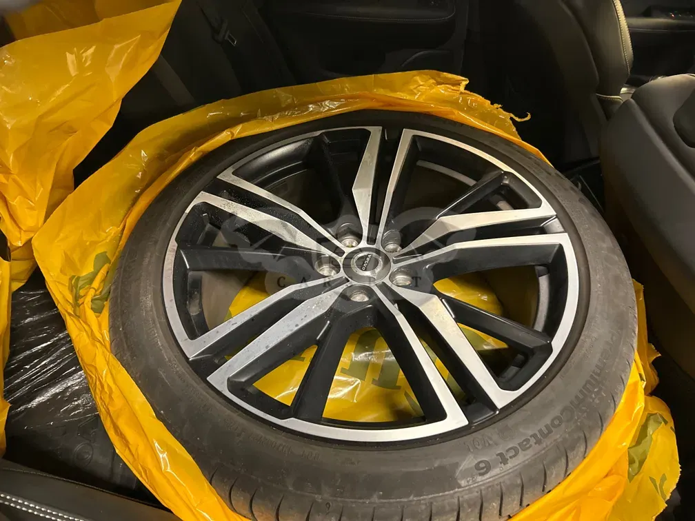 Volvo V60 T6 2021