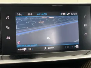 Peugeot 2008 1.2i Active 2021
