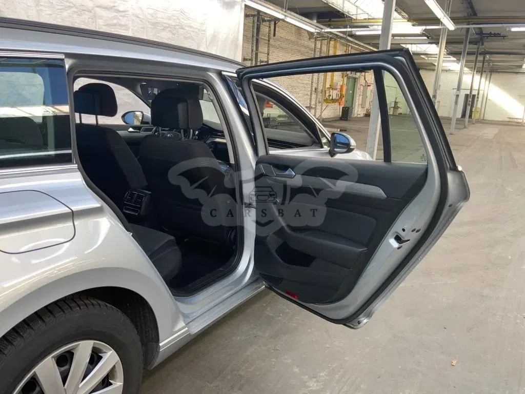 Volkswagen Passat Variant 2.0 TDI Business 2022