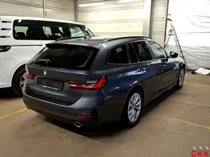 BMW 3 Series Touring 320i Advantage 2021