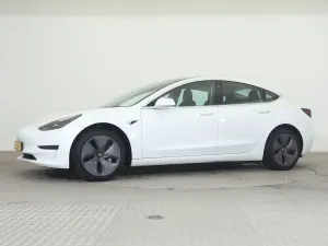 Tesla Model 3 Standard Range Plus 60 kWh 2020