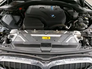 BMW 3 Series Touring 320e Business 2022