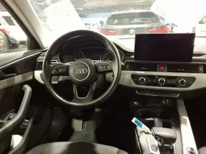 Audi A4 30 TDI Business 2021