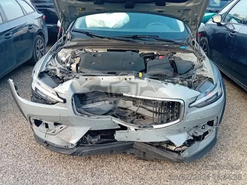Volvo V60 Cross Country B4 Core 2024