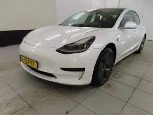 Tesla Model 3 Standard Range Plus 60 kWh 2020