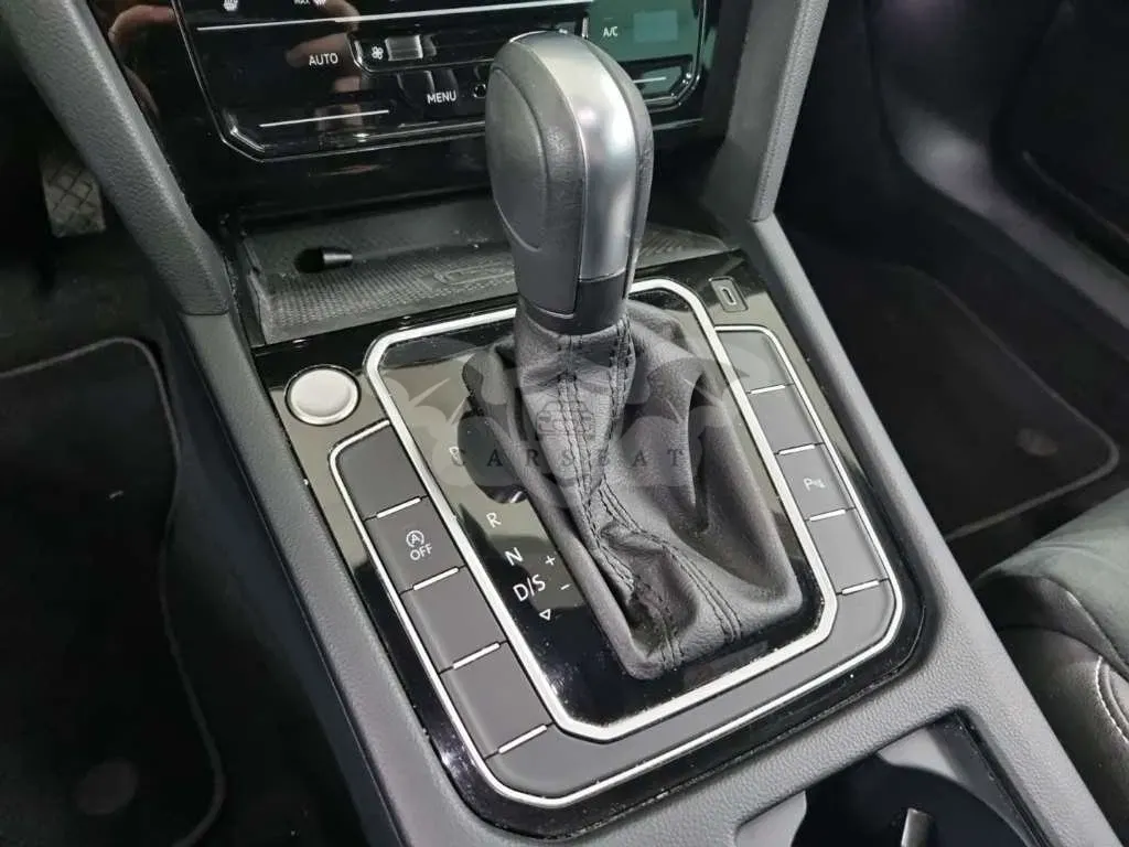 Volkswagen Passat Variant 1.5 TSI R-Line 2022