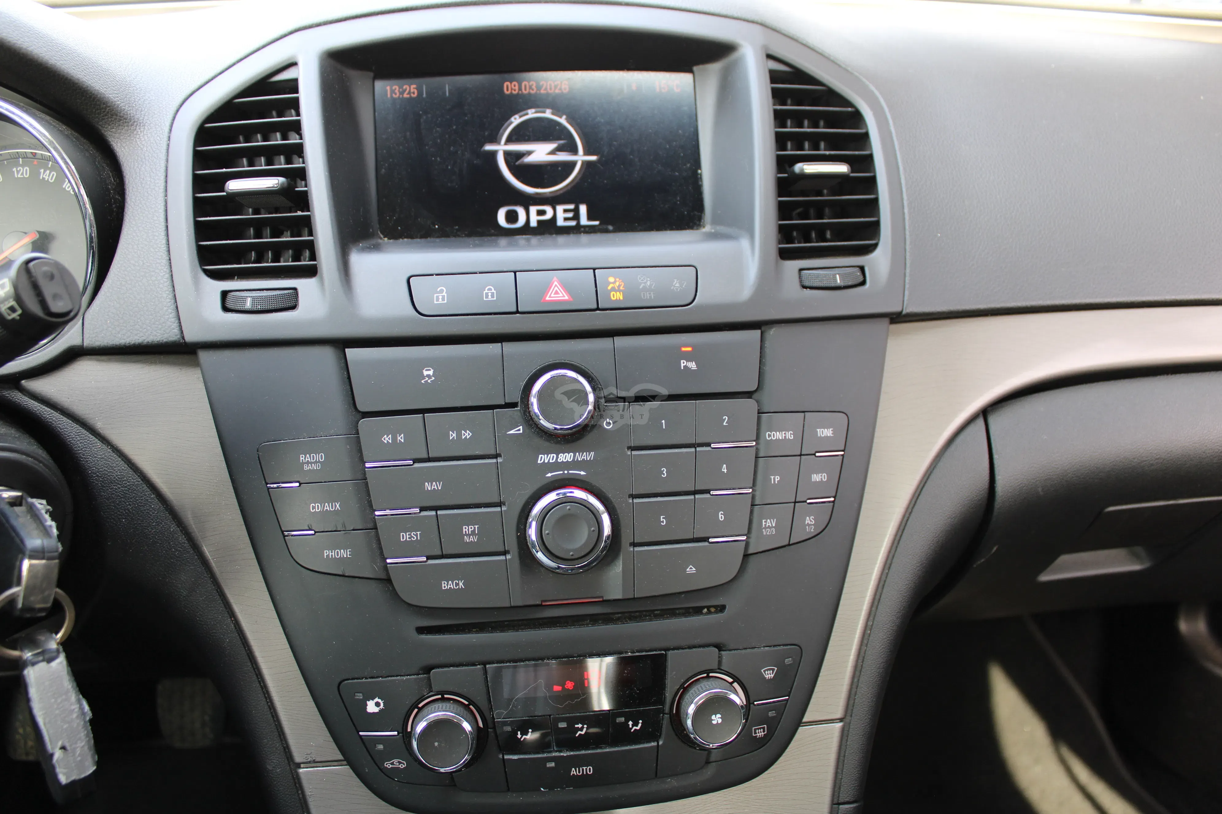 Opel Insignia 1.6 Edition 2011