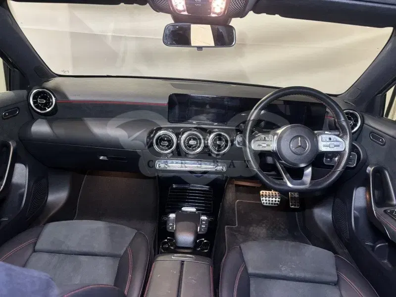 Mercedes-Benz A 180 AMG Line 2021