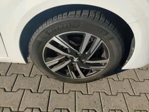 Peugeot 208 1.2i Allure 2021