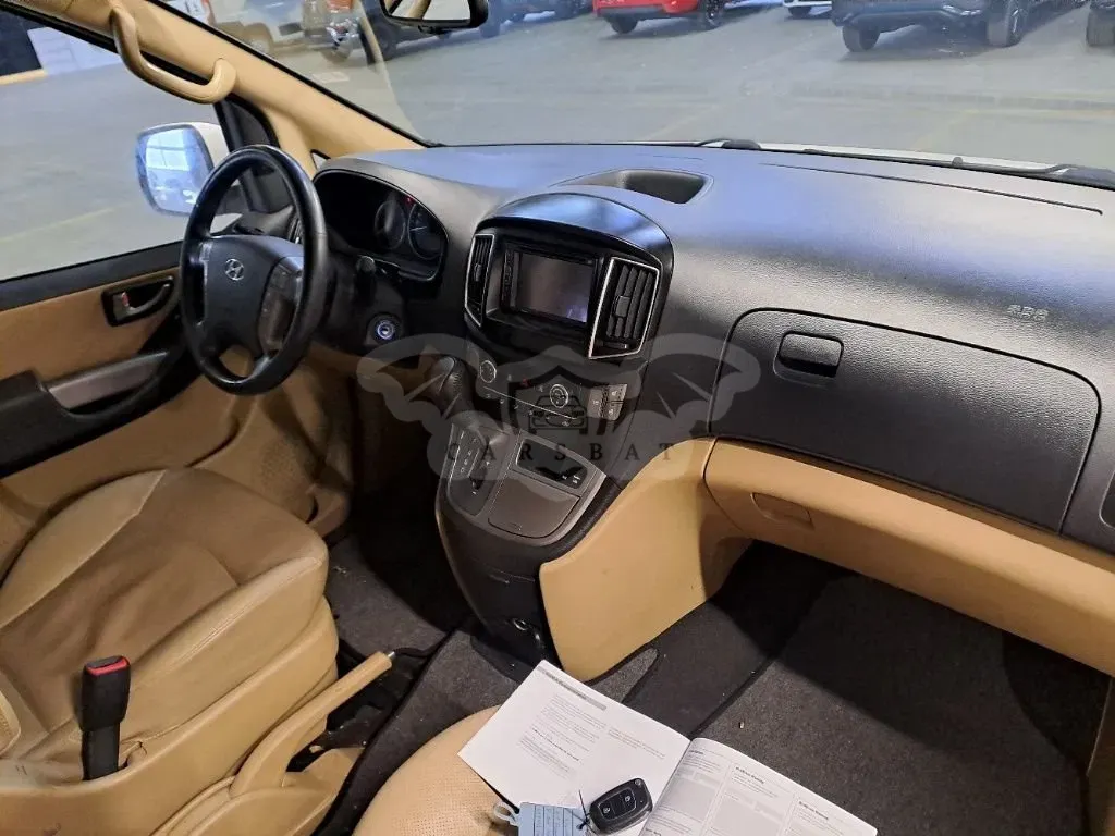 Hyundai H1 Travel 2020