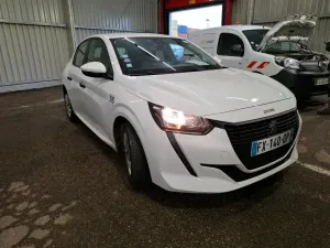 Peugeot 208 1.2 Premium 2021