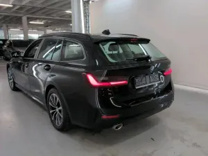 BMW 3 Series Touring 320e 2022
