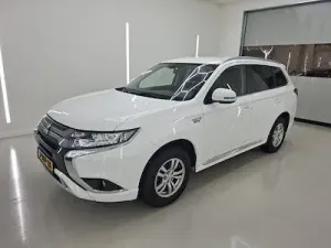 Mitsubishi Outlander Pure 2020