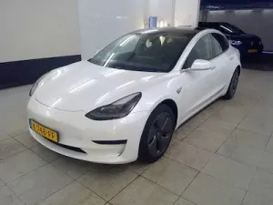 Tesla Model 3 Standard Range Plus 2020
