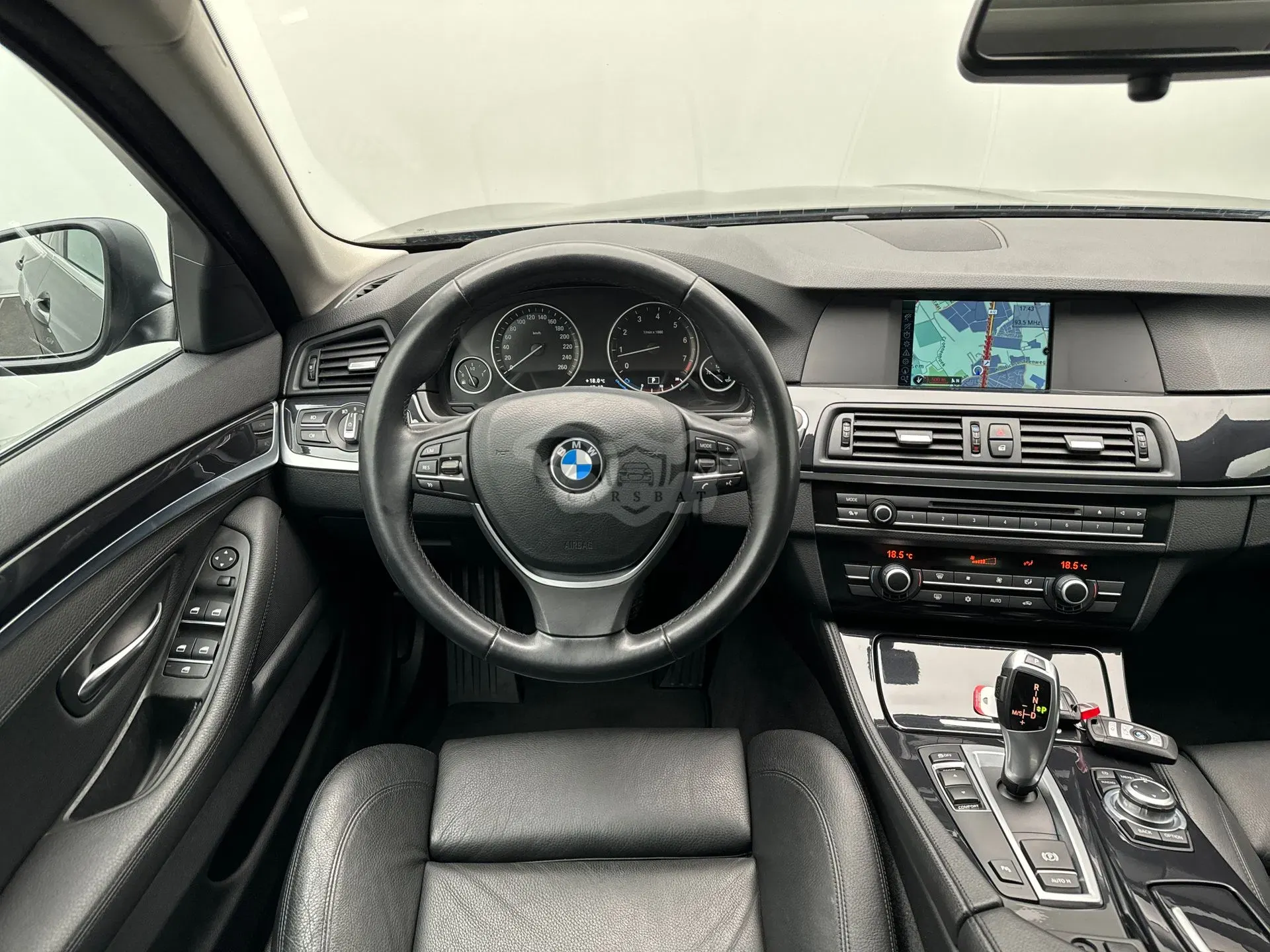 BMW 5 Series Touring 520i 2012