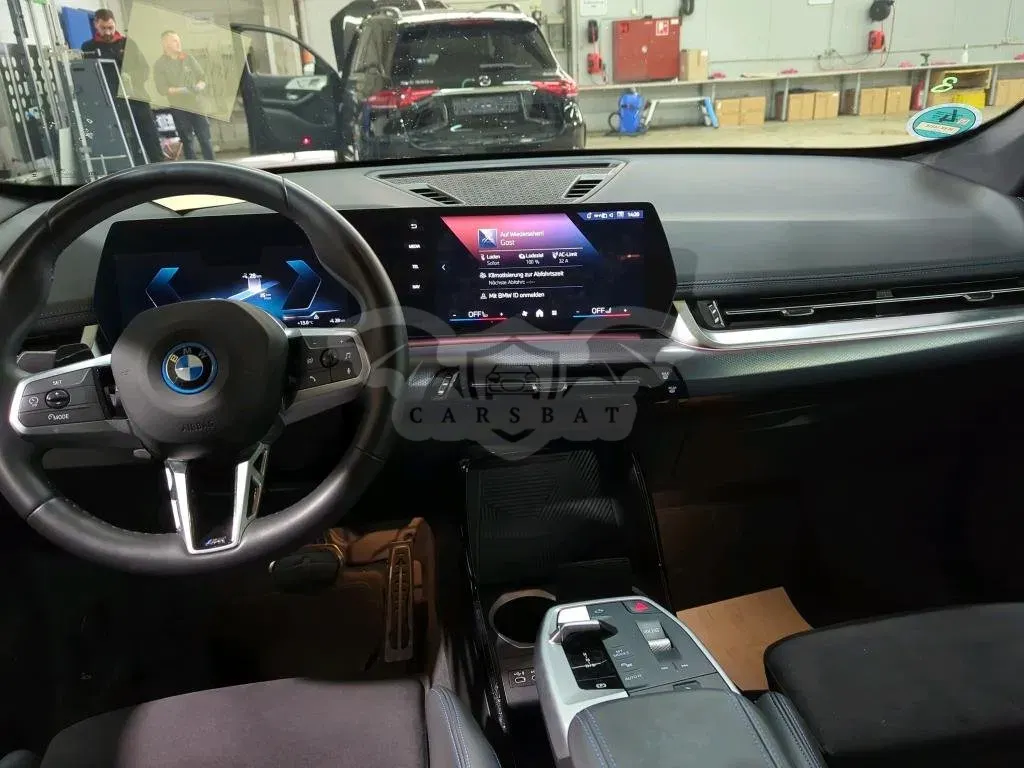 BMW iX1 2024