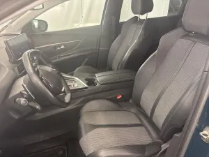 Peugeot 5008 1.2i Allure 2022