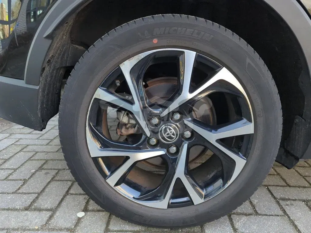 Toyota C-HR 1.8 Business 2021
