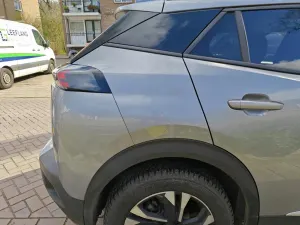 Peugeot 2008 1.2i Allure 2021