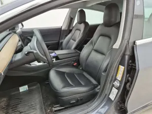 Tesla Model 3 Standard Range Plus 60 kWh 2020