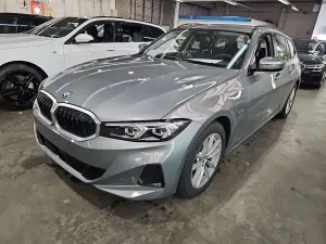 BMW 3 Series Touring 330e 2023