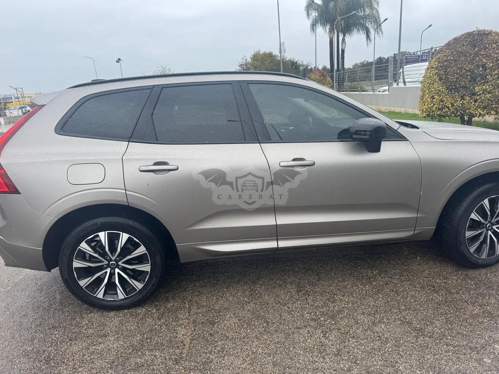 Volvo XC60 2.0 B4 Plus Dark 2024