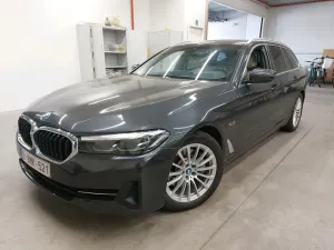 BMW 5 Series Touring 520e Business 2022