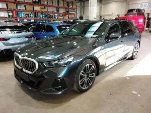 BMW 5 Series Touring 520d 2025