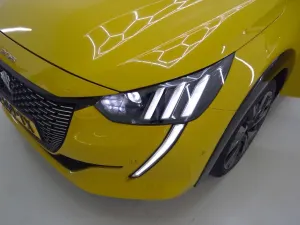 Peugeot 208 1.2i GT 2021