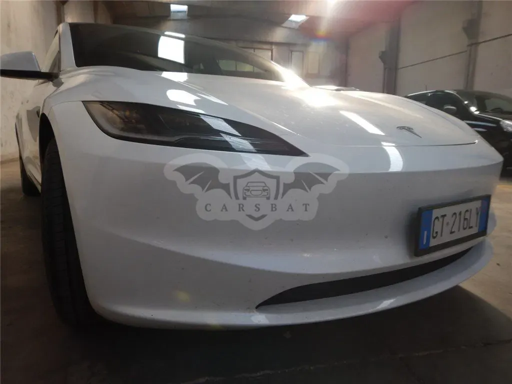 Tesla Model 3 2024