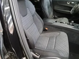 Volvo XC60 B4 Core 2023