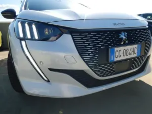 Peugeot 208 GT 2021