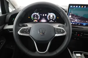 Volkswagen Golf Style 2025