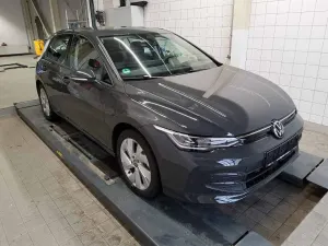 Volkswagen Golf 1.5 eTSI Life 2025