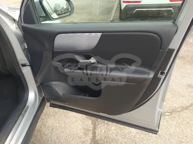 Mercedes-Benz GLB 180d 2021