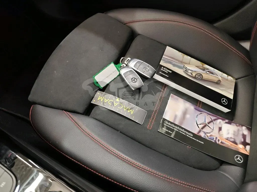 Mercedes-Benz A 180 Business Solution AMG 2021