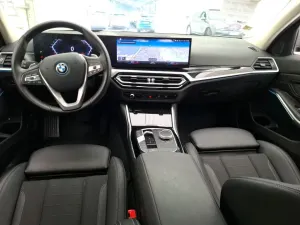 BMW 3 Series 320e Business 2023