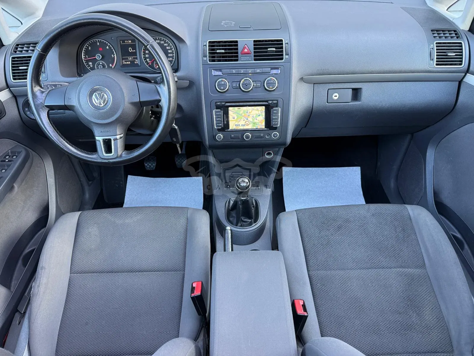 Volkswagen Touran 1.6 TDI Trendline 2012