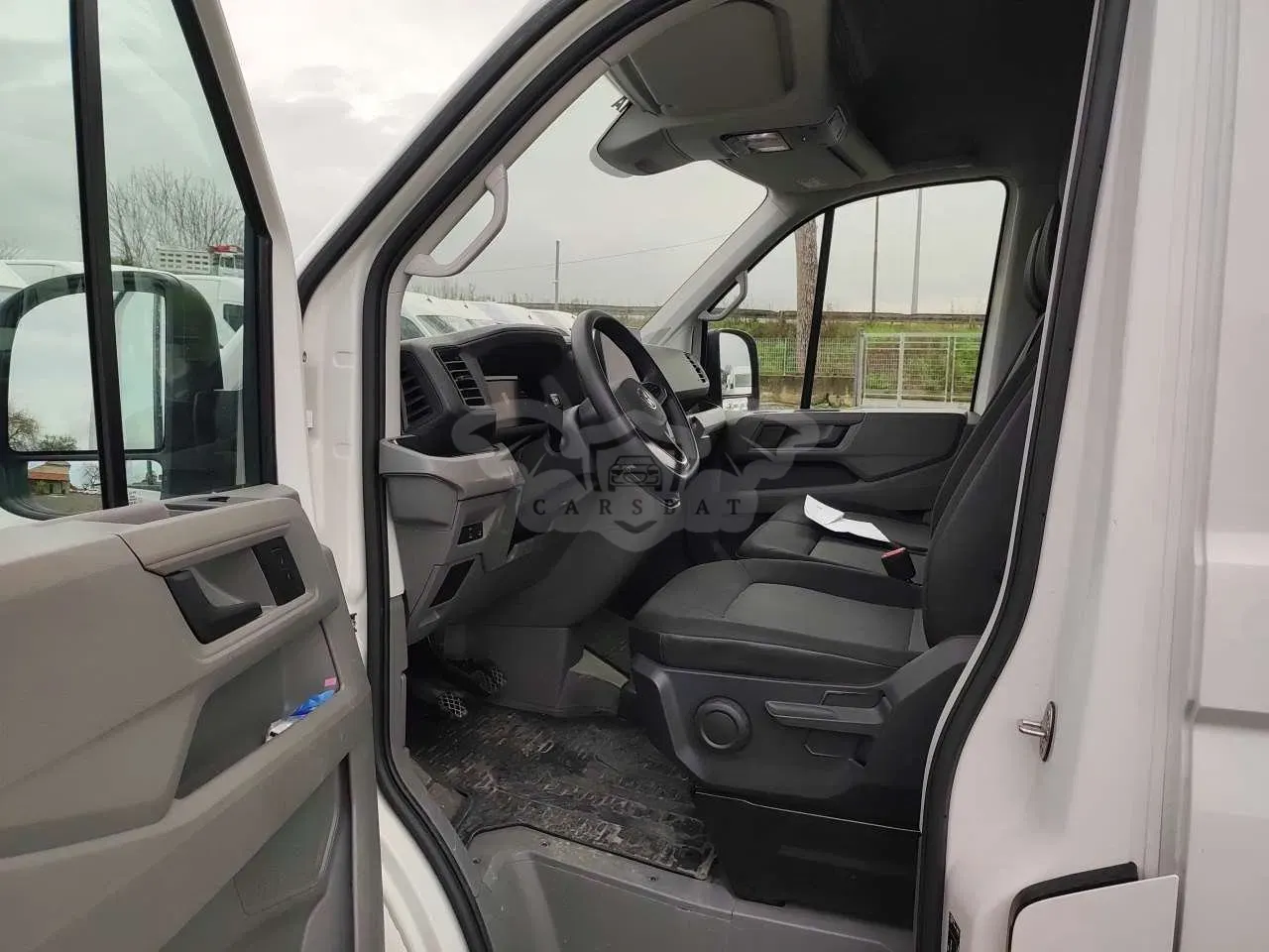 Volkswagen Crafter L3H3 2.0 TDI 2025