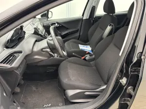 Peugeot 208 1.2i Signature 2019