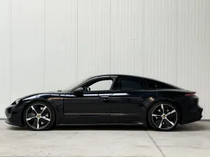 Porsche Taycan GTS 93 kWh 2022