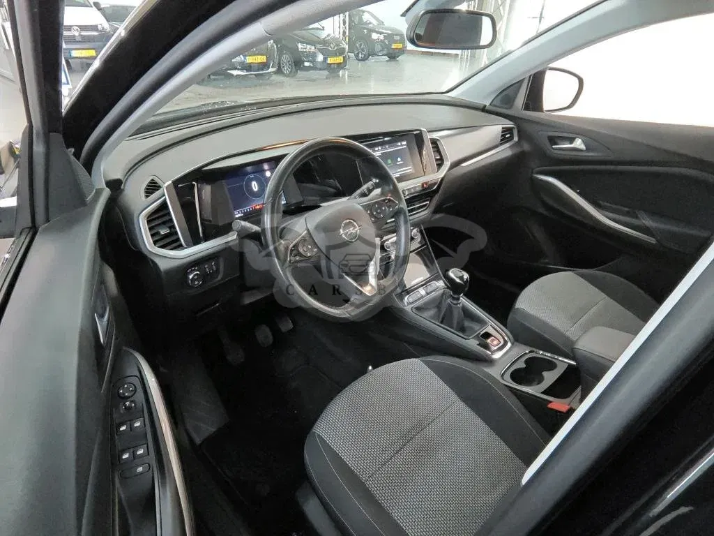 Opel Grandland 1.2 Business 2022