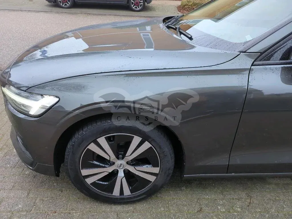 Volvo V60 B3 Momentum 2022