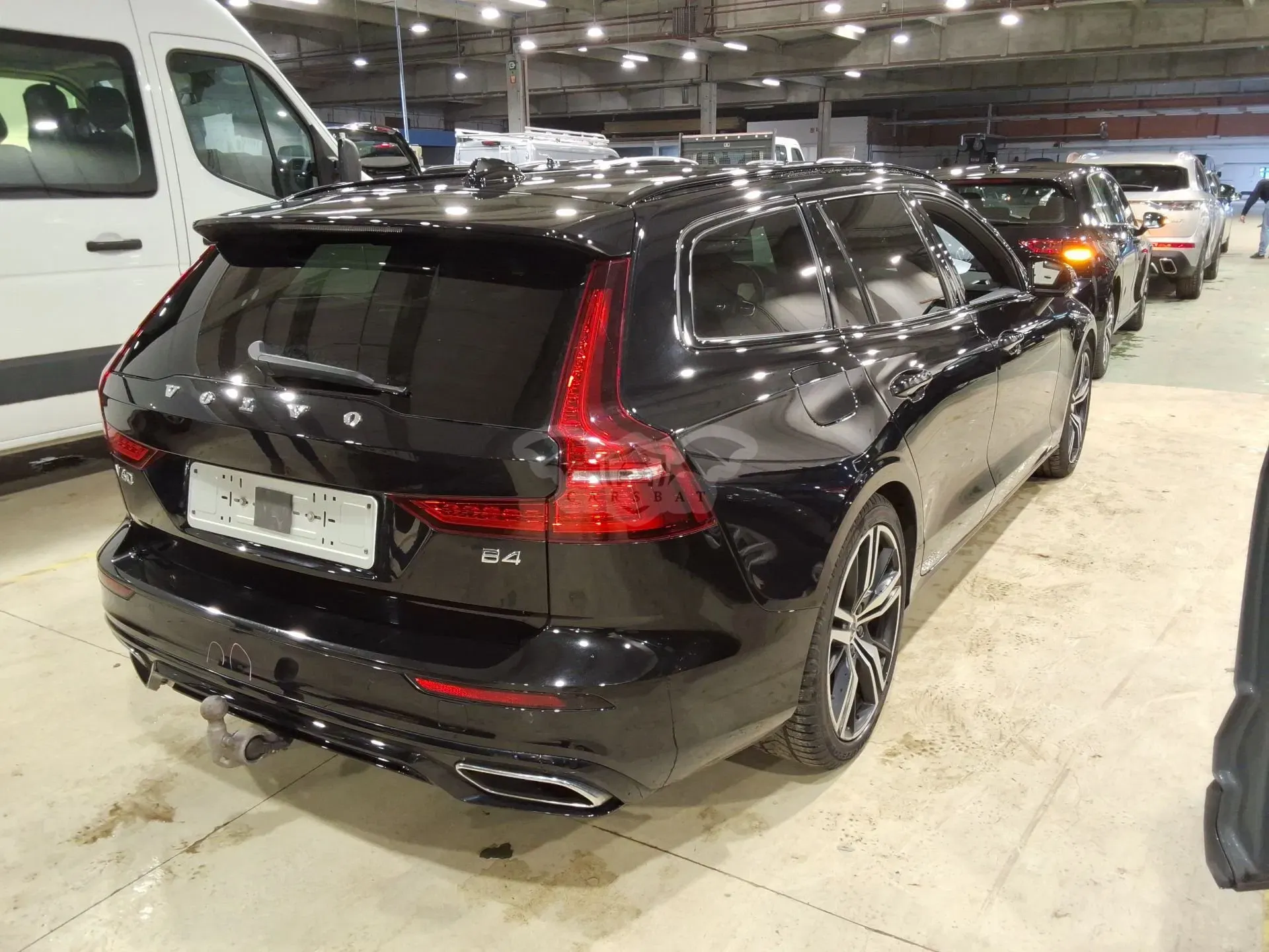 Volvo V60 2.0 B4 R-Design 2022
