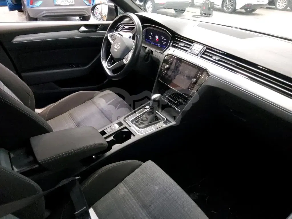 Volkswagen Passat Variant 2.0 TDI Business 2022