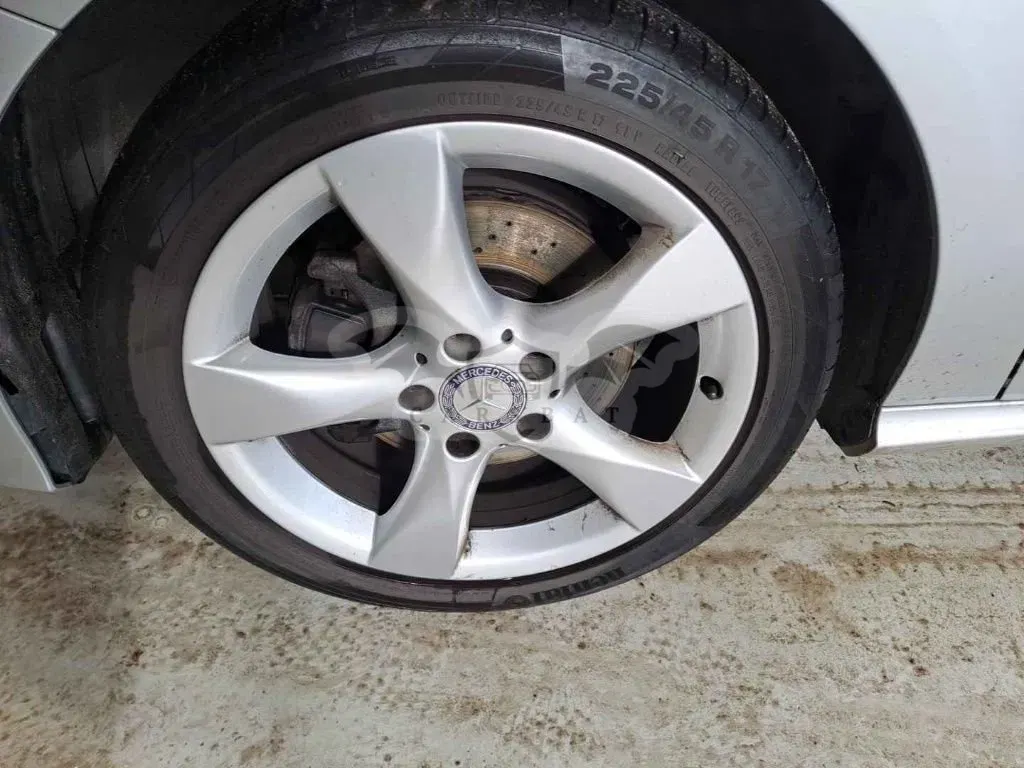 Mercedes-Benz B 200 2013