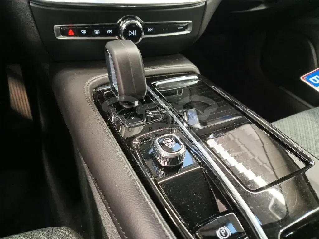 Volvo V60 T6 Core 2023