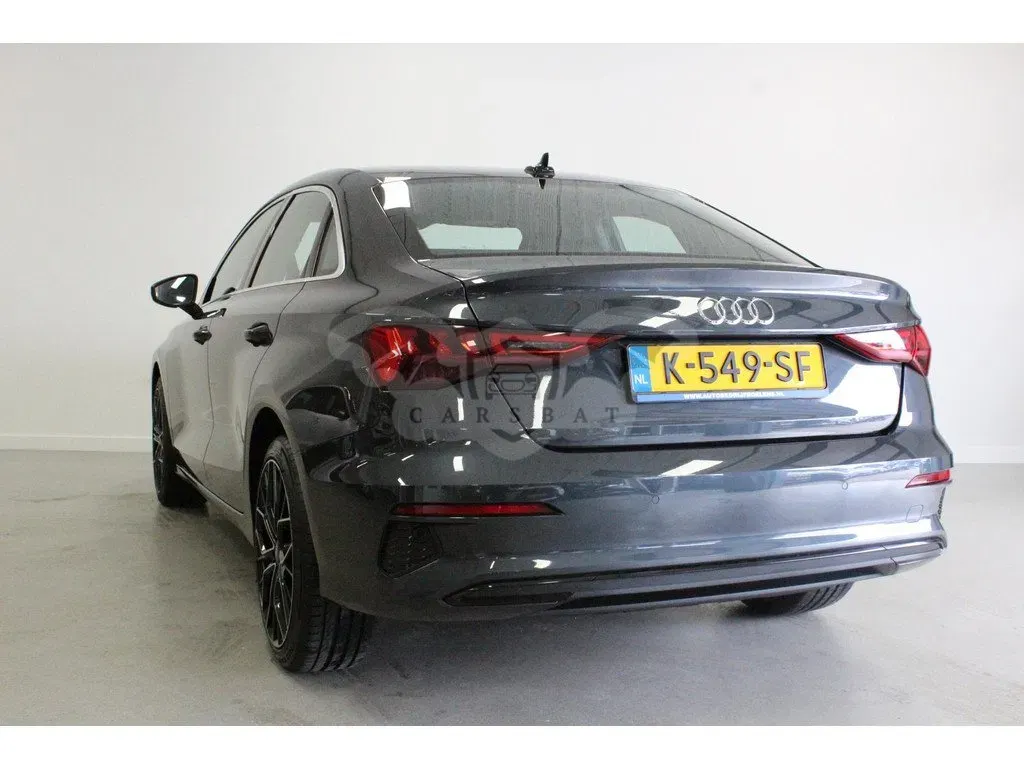 Audi A3 30 TFSI Business 2021
