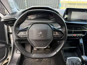 Peugeot 2008 1.2i Active 2020